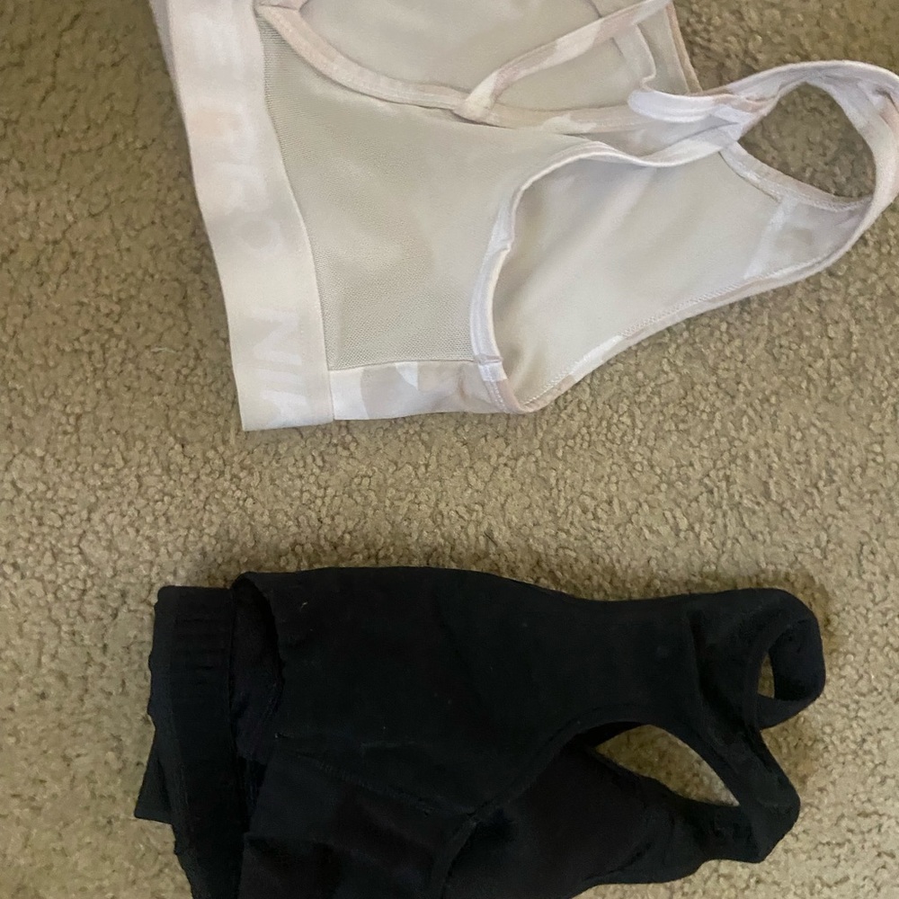 Two Nike bras - Picture 4 of 4